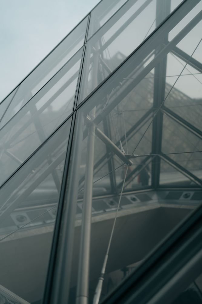 Nireeksha & Vibhu, The Louvre and the Eiffel Tower, Paris, photograph 18