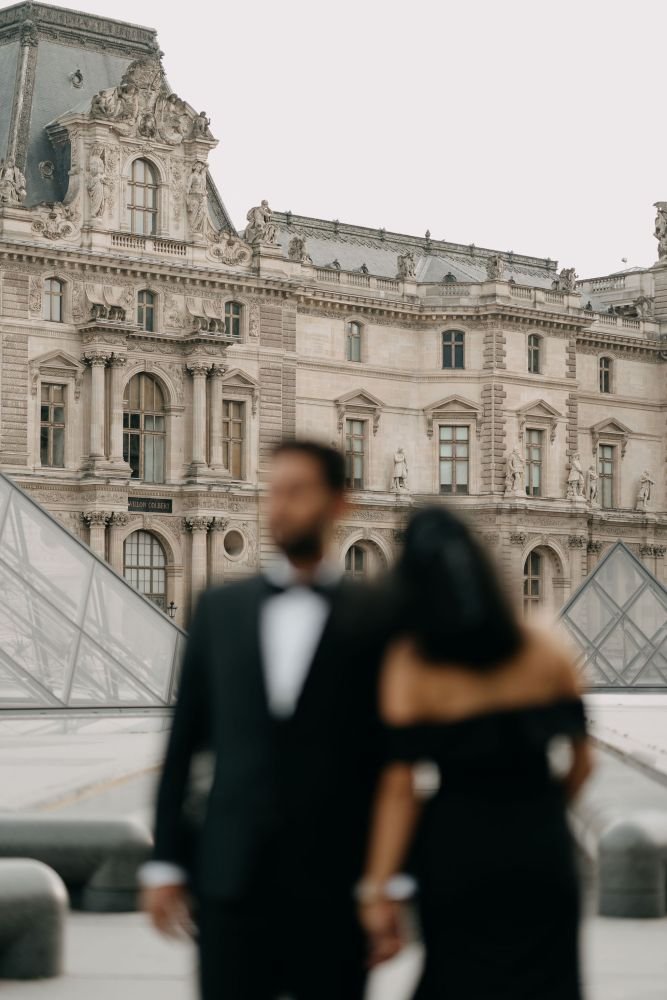 Nireeksha & Vibhu, The Louvre and the Eiffel Tower, Paris, photograph 21